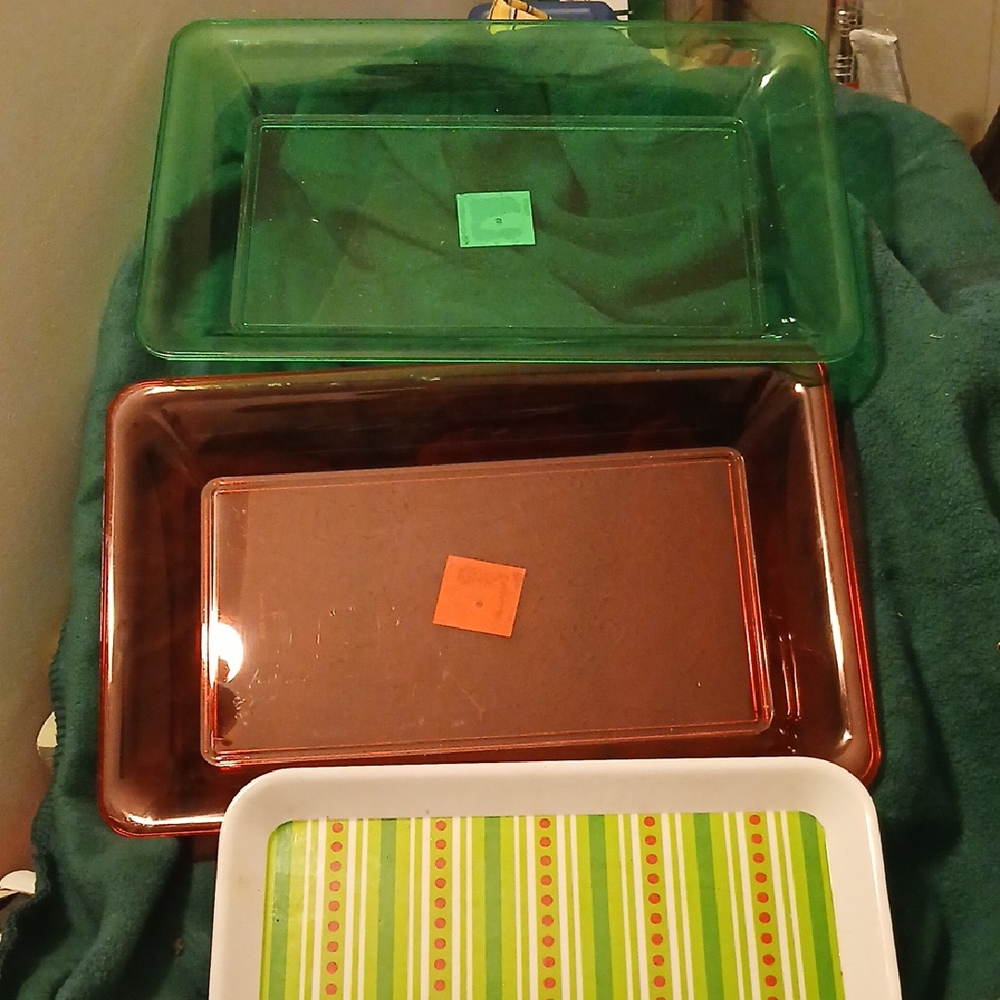 Vibrant color serving trays set or 3